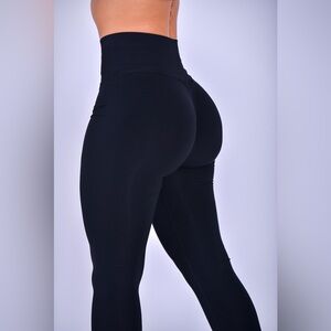 CLS Sleek Black High-Rise Leggings